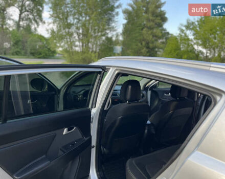 Сірий Кіа Sportage, об'ємом двигуна 2 л та пробігом 145 тис. км за 12800 $, фото 14 на Automoto.ua