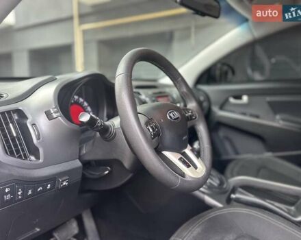 Сірий Кіа Sportage, об'ємом двигуна 2 л та пробігом 185 тис. км за 13399 $, фото 30 на Automoto.ua