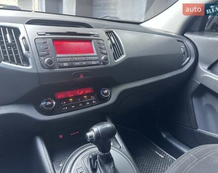 Сірий Кіа Sportage, об'ємом двигуна 2 л та пробігом 185 тис. км за 13399 $, фото 52 на Automoto.ua
