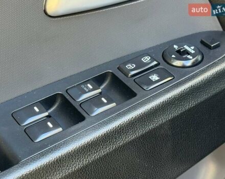 Сірий Кіа Sportage, об'ємом двигуна 2 л та пробігом 142 тис. км за 11450 $, фото 24 на Automoto.ua