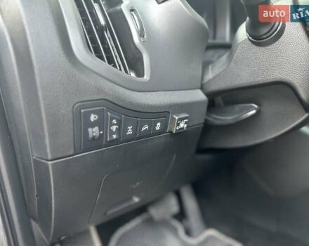 Сірий Кіа Sportage, об'ємом двигуна 2 л та пробігом 185 тис. км за 13399 $, фото 29 на Automoto.ua
