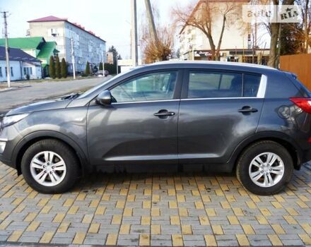 Серый Киа Sportage, объемом двигателя 1.7 л и пробегом 206 тыс. км за 11999 $, фото 2 на Automoto.ua