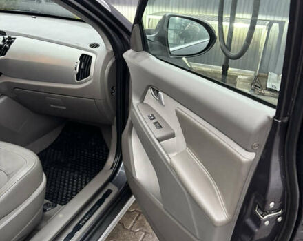Сірий Кіа Sportage, об'ємом двигуна 2 л та пробігом 202 тис. км за 13500 $, фото 13 на Automoto.ua