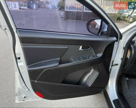 Сірий Кіа Sportage, об'ємом двигуна 2 л та пробігом 186 тис. км за 13500 $, фото 13 на Automoto.ua