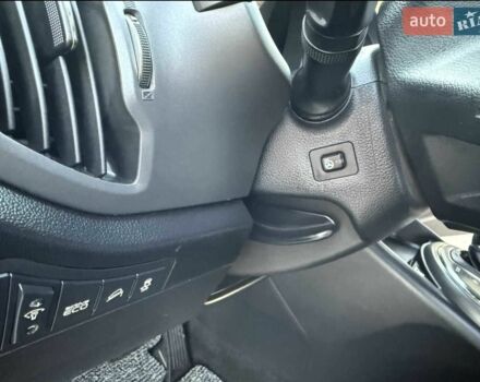 Сірий Кіа Sportage, об'ємом двигуна 2 л та пробігом 186 тис. км за 13500 $, фото 14 на Automoto.ua