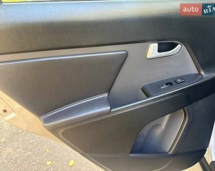 Сірий Кіа Sportage, об'ємом двигуна 2 л та пробігом 142 тис. км за 11450 $, фото 31 на Automoto.ua