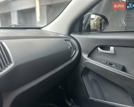 Сірий Кіа Sportage, об'ємом двигуна 2 л та пробігом 185 тис. км за 13399 $, фото 39 на Automoto.ua