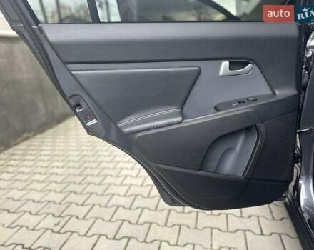 Сірий Кіа Sportage, об'ємом двигуна 2 л та пробігом 185 тис. км за 13399 $, фото 72 на Automoto.ua