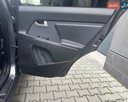 Сірий Кіа Sportage, об'ємом двигуна 2 л та пробігом 185 тис. км за 13399 $, фото 84 на Automoto.ua