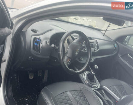 Серый Киа Sportage, объемом двигателя 1.69 л и пробегом 160 тыс. км за 12900 $, фото 2 на Automoto.ua