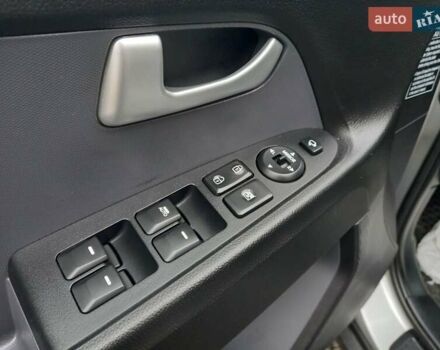 Серый Киа Sportage, объемом двигателя 1.7 л и пробегом 224 тыс. км за 11900 $, фото 75 на Automoto.ua