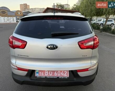 Сірий Кіа Sportage, об'ємом двигуна 2 л та пробігом 186 тис. км за 13500 $, фото 5 на Automoto.ua