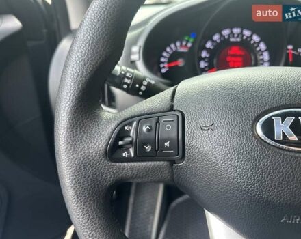 Сірий Кіа Sportage, об'ємом двигуна 2 л та пробігом 185 тис. км за 13399 $, фото 33 на Automoto.ua