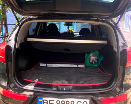 Серый Киа Sportage, объемом двигателя 1.7 л и пробегом 200 тыс. км за 12000 $, фото 5 на Automoto.ua