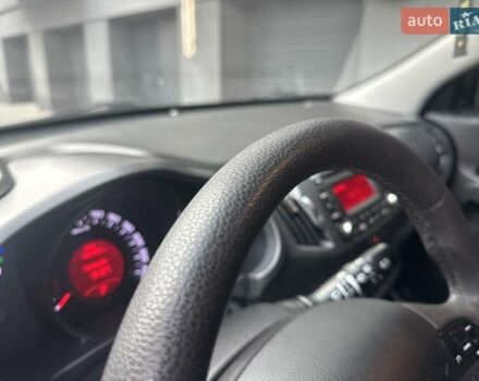 Сірий Кіа Sportage, об'ємом двигуна 2 л та пробігом 185 тис. км за 13399 $, фото 28 на Automoto.ua