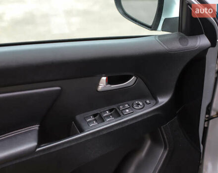 Серый Киа Sportage, объемом двигателя 2 л и пробегом 245 тыс. км за 14500 $, фото 22 на Automoto.ua