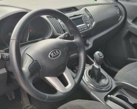 Серый Киа Sportage, объемом двигателя 1.7 л и пробегом 300 тыс. км за 11900 $, фото 4 на Automoto.ua