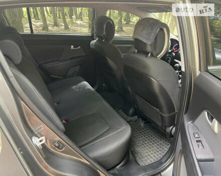 Серый Киа Sportage, объемом двигателя 1.7 л и пробегом 243 тыс. км за 12400 $, фото 11 на Automoto.ua