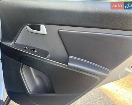 Сірий Кіа Sportage, об'ємом двигуна 2 л та пробігом 142 тис. км за 11450 $, фото 36 на Automoto.ua