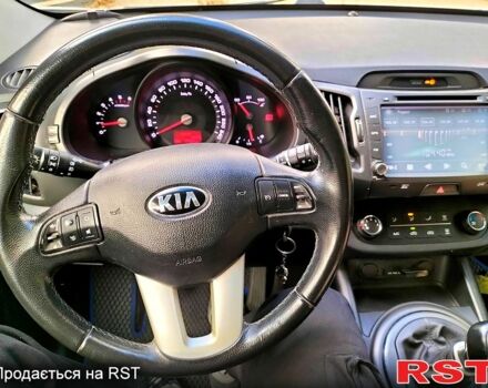 Киа Sportage 2013 в Херсоне на Automoto.ua Серый Киа Sportage, объемом двигателя 1.7 л и пробегом 97 тыс. км за 15000 $, фото 12 на Automoto.ua