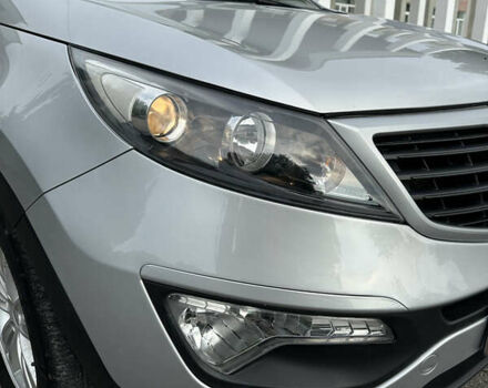 Киа Sportage 2013 в Волочиске на Automoto.ua Серый Киа Sportage, объемом двигателя 1.7 л и пробегом 215 тыс. км за 10800 $, фото 11 на Automoto.ua