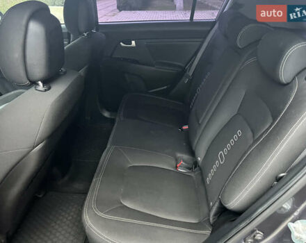 Киа Sportage 2013 в Могилев-Подольском на Automoto.ua Серый Киа Sportage, объемом двигателя 2 л и пробегом 229 тыс. км за 11900 $, фото 46 на Automoto.ua