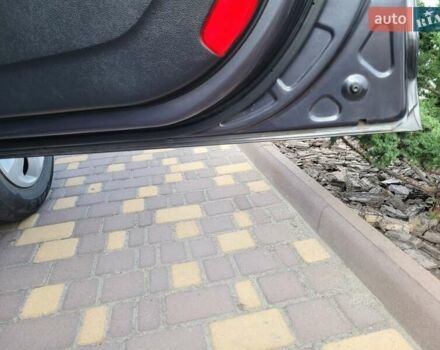 Сірий Кіа Sportage, об'ємом двигуна 2 л та пробігом 138 тис. км за 14200 $, фото 7 на Automoto.ua