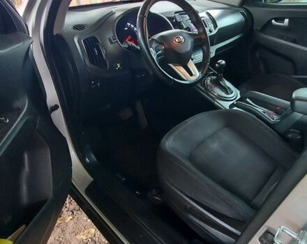 Киа Sportage 2013 в Славянске на Automoto.ua Серый Киа Sportage, объемом двигателя 2 л и пробегом 208 тыс. км за 9200 $, фото 5 на Automoto.ua