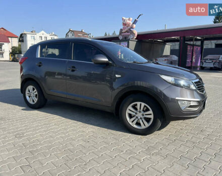 Кіа Sportage 2013 у Львові на Automoto.ua Сірий Кіа Sportage, об'ємом двигуна 1.7 л та пробігом 250 тис. км за 12700 $, фото 8 на Automoto.ua