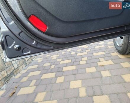 Сірий Кіа Sportage, об'ємом двигуна 2 л та пробігом 138 тис. км за 14200 $, фото 5 на Automoto.ua