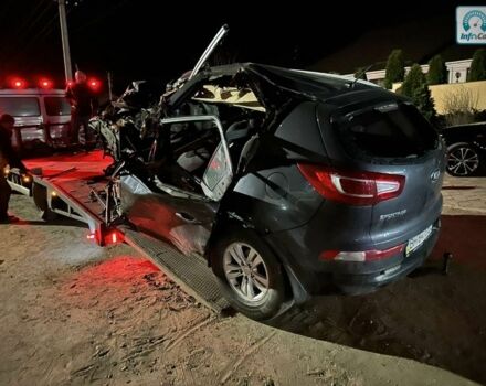 Серый Киа Sportage, объемом двигателя 1.7 л и пробегом 80 тыс. км за 2500 $, фото 2 на Automoto.ua