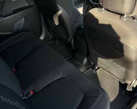 Серый Киа Sportage, объемом двигателя 2 л и пробегом 168 тыс. км за 13000 $, фото 12 на Automoto.ua