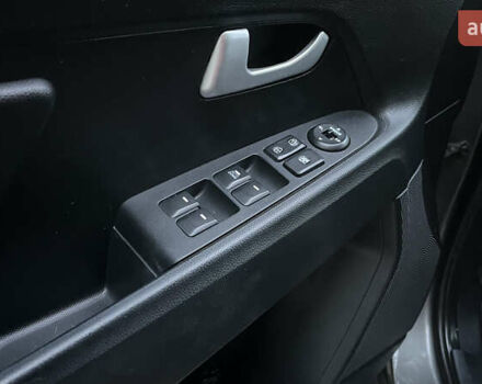 Киа Sportage 2013 в Запорожье на Automoto.ua Серый Киа Sportage, объемом двигателя 2 л и пробегом 162 тыс. км за 11999 $, фото 9 на Automoto.ua