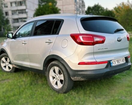Серый Киа Sportage, объемом двигателя 2 л и пробегом 242 тыс. км за 12500 $, фото 4 на Automoto.ua