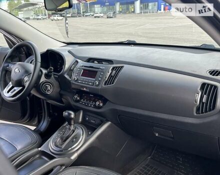 Сірий Кіа Sportage, об'ємом двигуна 2 л та пробігом 219 тис. км за 15200 $, фото 48 на Automoto.ua