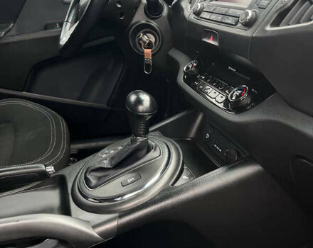 Сірий Кіа Sportage, об'ємом двигуна 2 л та пробігом 230 тис. км за 13200 $, фото 10 на Automoto.ua
