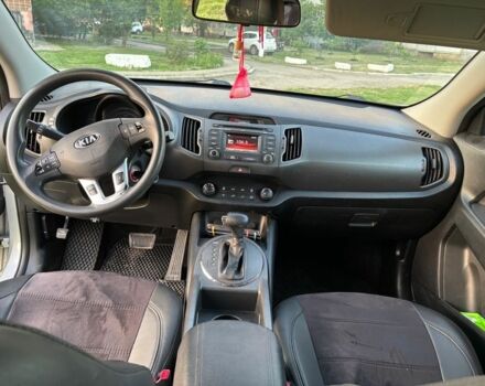 Серый Киа Sportage, объемом двигателя 2 л и пробегом 242 тыс. км за 12500 $, фото 9 на Automoto.ua