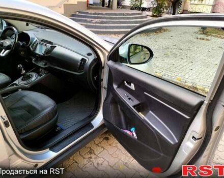 Киа Sportage 2013 в Херсоне на Automoto.ua Серый Киа Sportage, объемом двигателя 1.7 л и пробегом 97 тыс. км за 15000 $, фото 5 на Automoto.ua