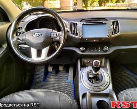Киа Sportage 2013 в Херсоне на Automoto.ua Серый Киа Sportage, объемом двигателя 1.7 л и пробегом 97 тыс. км за 15000 $, фото 4 на Automoto.ua