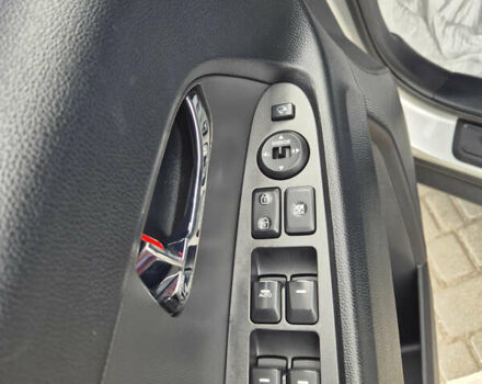 Сірий Кіа Sportage, об'ємом двигуна 2 л та пробігом 93 тис. км за 14150 $, фото 10 на Automoto.ua