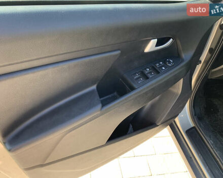 Серый Киа Sportage, объемом двигателя 2 л и пробегом 219 тыс. км за 13500 $, фото 21 на Automoto.ua