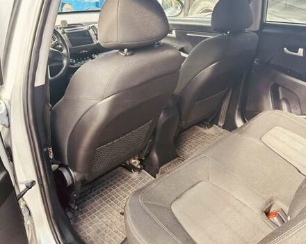 Серый Киа Sportage, объемом двигателя 1.7 л и пробегом 222 тыс. км за 11500 $, фото 7 на Automoto.ua
