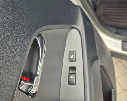 Сірий Кіа Sportage, об'ємом двигуна 2 л та пробігом 93 тис. км за 14150 $, фото 21 на Automoto.ua