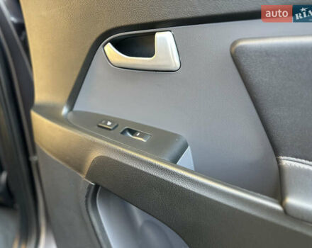 Серый Киа Sportage, объемом двигателя 2 л и пробегом 197 тыс. км за 14599 $, фото 163 на Automoto.ua