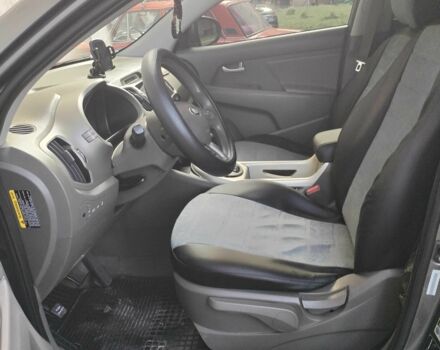 Серый Киа Sportage, объемом двигателя 2.4 л и пробегом 129 тыс. км за 309 $, фото 3 на Automoto.ua