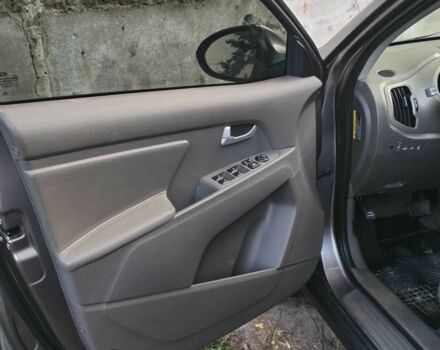 Серый Киа Sportage, объемом двигателя 2.4 л и пробегом 129 тыс. км за 309 $, фото 4 на Automoto.ua