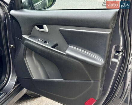 Серый Киа Sportage, объемом двигателя 2 л и пробегом 266 тыс. км за 15600 $, фото 46 на Automoto.ua