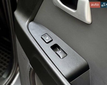 Серый Киа Sportage, объемом двигателя 2 л и пробегом 266 тыс. км за 15600 $, фото 57 на Automoto.ua