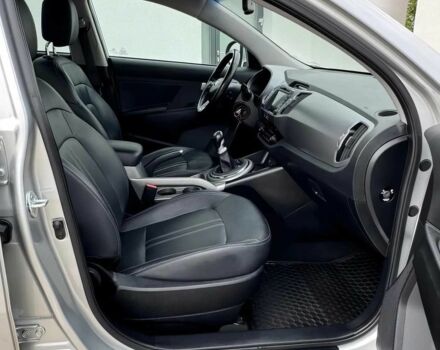 Серый Киа Sportage, объемом двигателя 1.7 л и пробегом 75 тыс. км за 5500 $, фото 7 на Automoto.ua