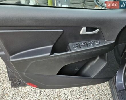 Серый Киа Sportage, объемом двигателя 1.6 л и пробегом 126 тыс. км за 12800 $, фото 7 на Automoto.ua